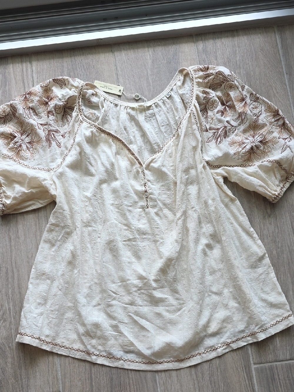 Max Studio Beautiful Blouse with Brown Floral Embroidery